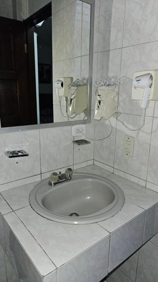 Hotel Valladolid Heredia Extérieur photo