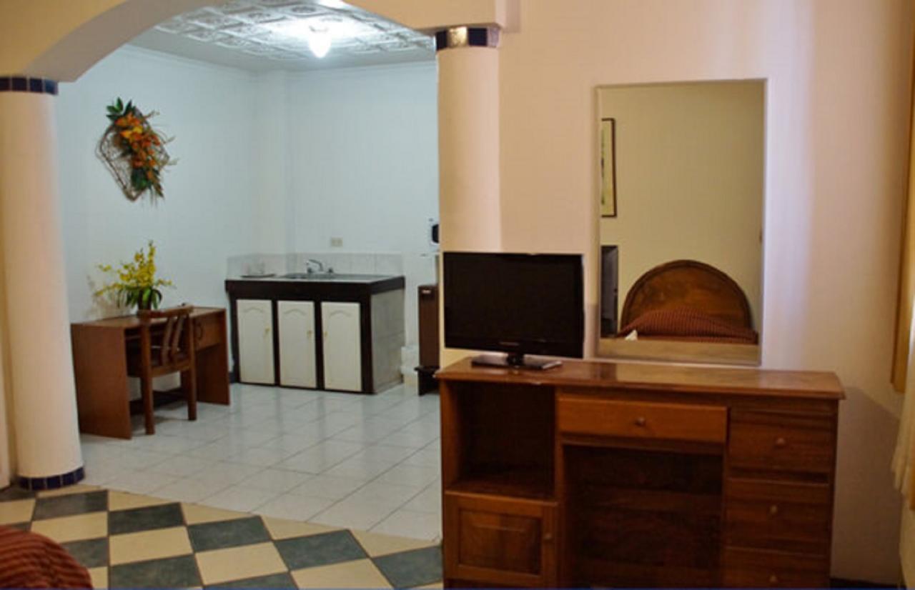 Hotel Valladolid Heredia Extérieur photo